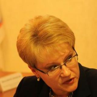 Председатель городского комитета по образованию Лариса Ревуцкая