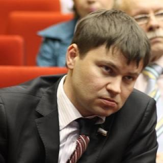 На фото - министр строительства и ЖКХ Саратовской области Дмитрий Тепин