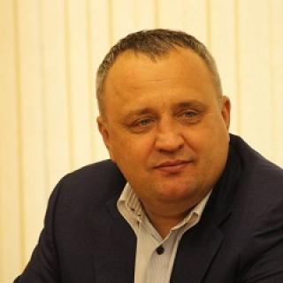 На фото Павел Артемов