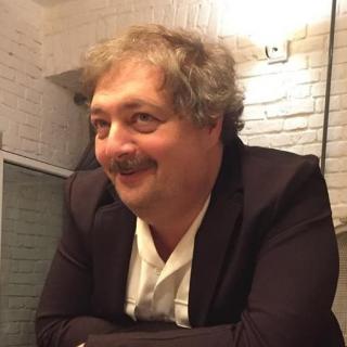 На фото - Дмитрий Быков (фото со страницы Быкова в соцсети Facebook)