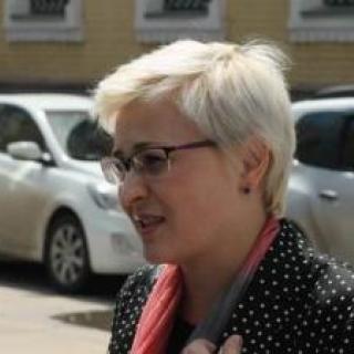 На фото - Людмила Бокова