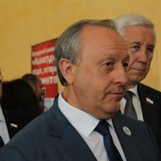 На фото - Валерий Радаев