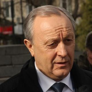 На фото - Валерий Радаев