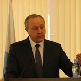 На фото - Валерий Радаев