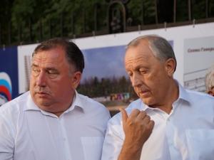Губернатор Валерий Радаев (справа) и экс-глава Саратова Валерий Сараев