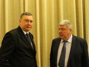 Министр природных ресурсов и экологии области Дмитрий Соколов (слева) и Саратовский межрайонный природоохранный прокурор Александр Гончарь