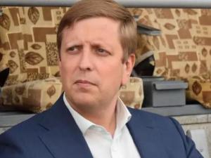 На фото - Юрий Ушаков