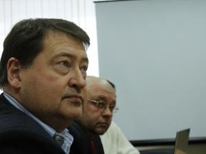 На фото (слева) - Аркадий Евстафьев