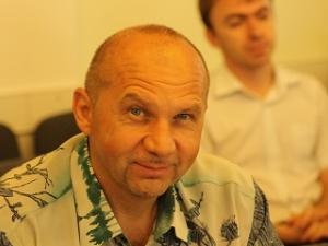 На фото - Олег Комаров